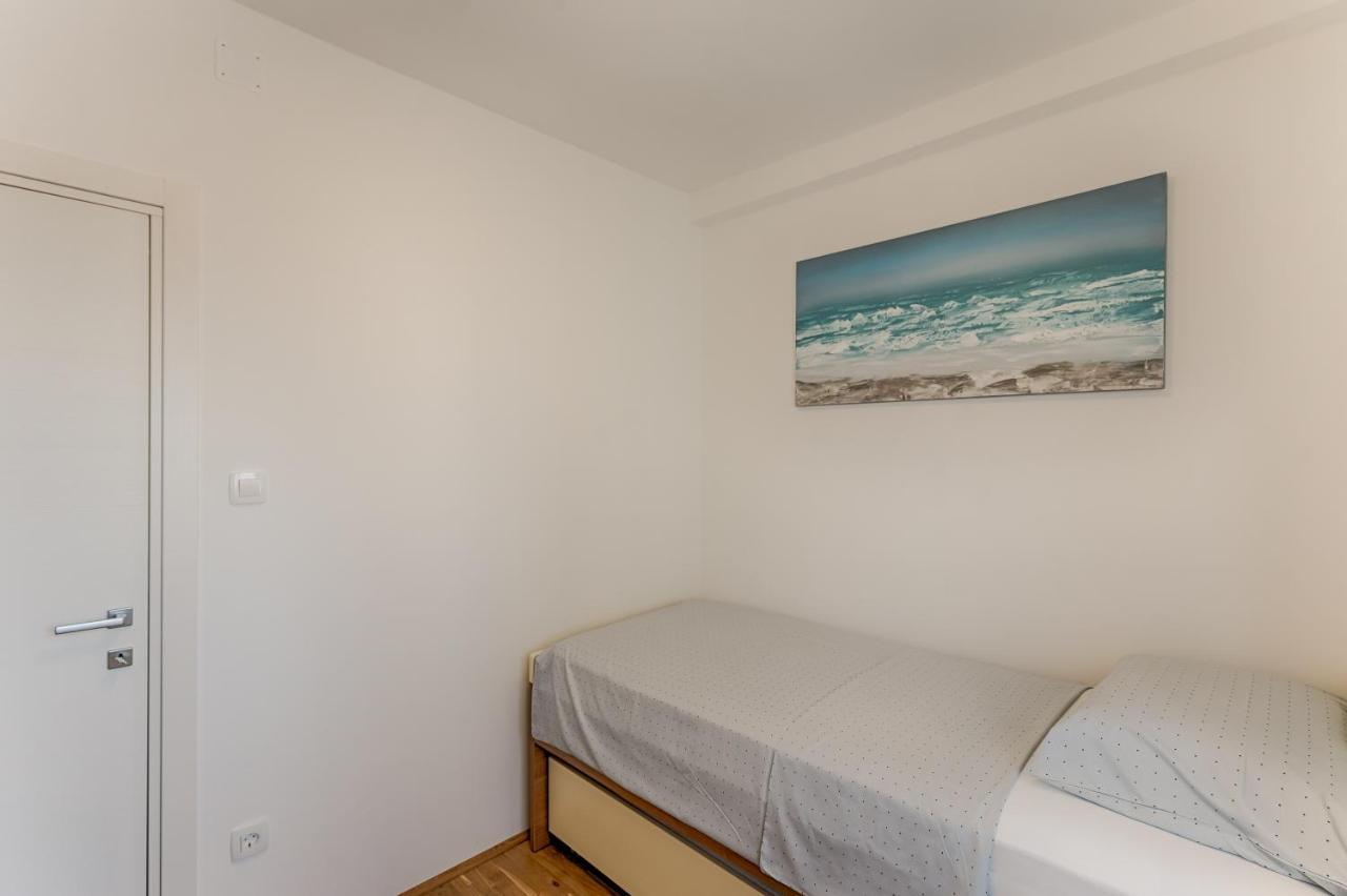 Two Bedroom Apartment Paris Rijeka Exterior foto